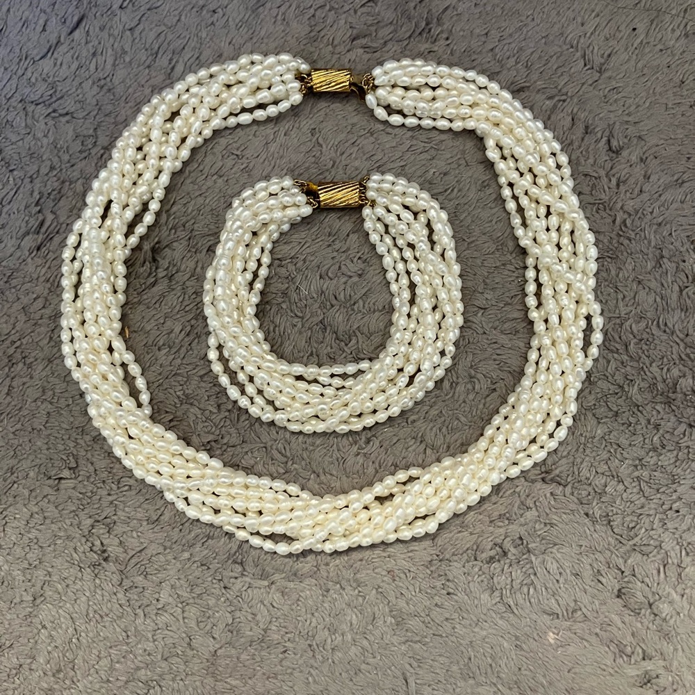 Oscar de la Renta Cream Pearl Necklace Set